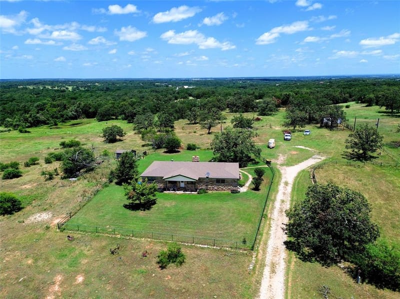 2186 Gilliland Road, Springtown TX 76082 - Photo 5