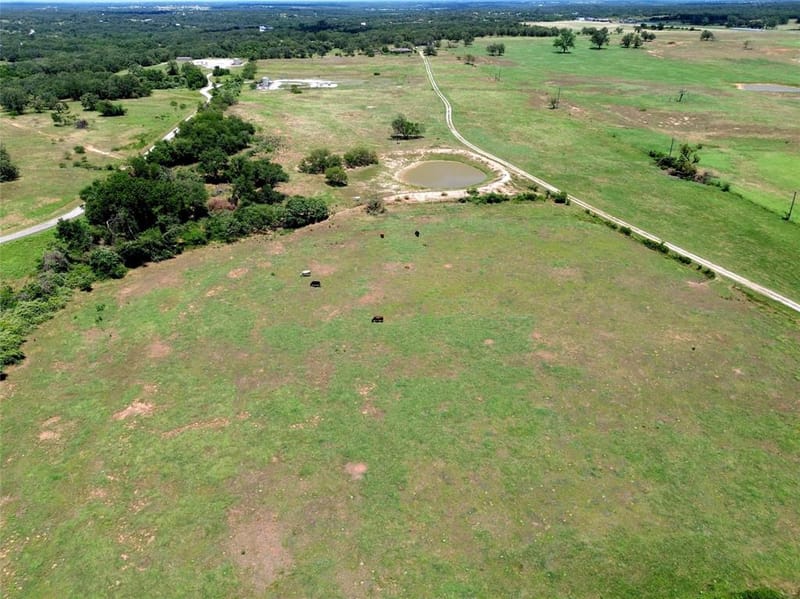 2186 Gilliland Road, Springtown TX 76082 - Photo 25