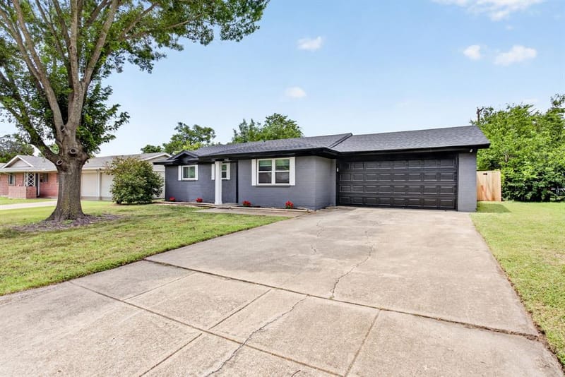 3504 Coronado Court, Fort Worth TX 76116 - Photo 3
