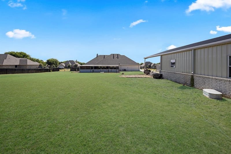 120 Lone Star Way, Godley TX 76044 - Photo 36