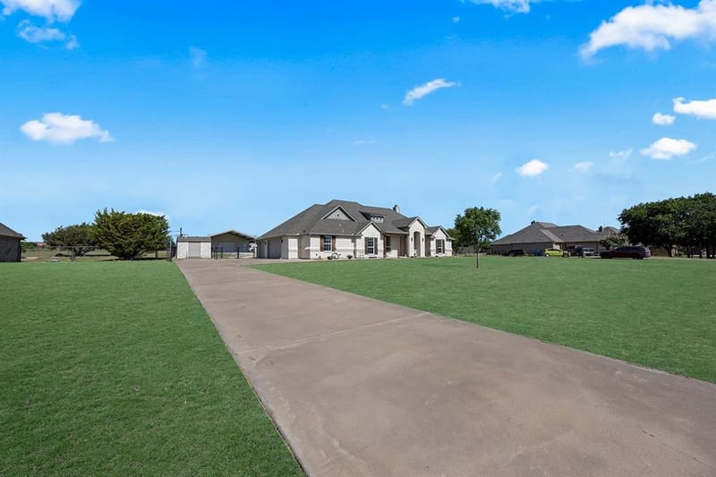 120 Lone Star Way, Godley TX 76044 - Photo 38