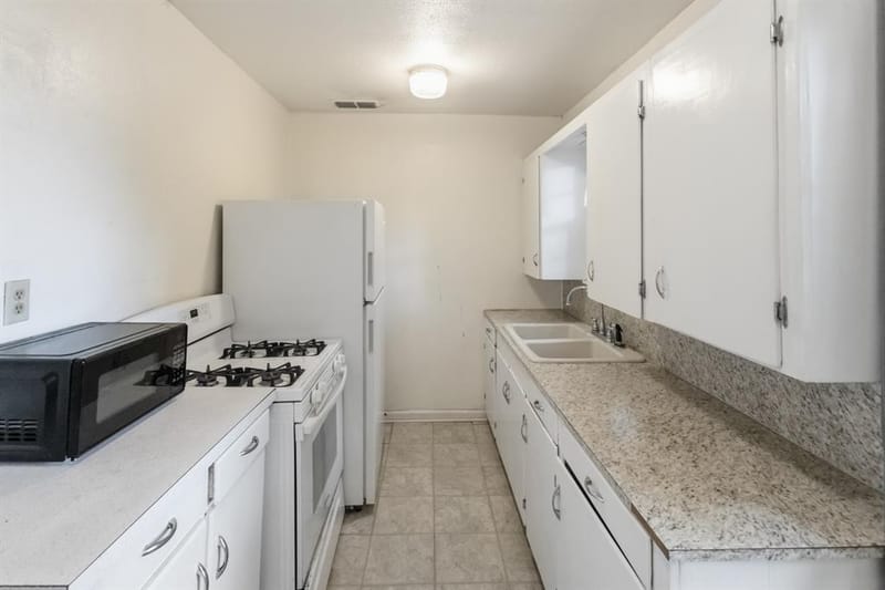 1141 W Mcneill Street, Stephenville TX 76401 - Photo 8