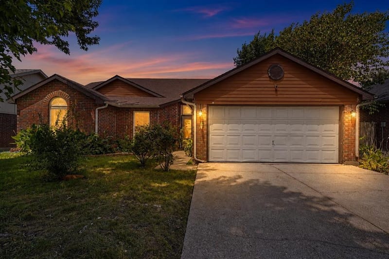 7949 Waterside Trail, Fort Worth TX 76137