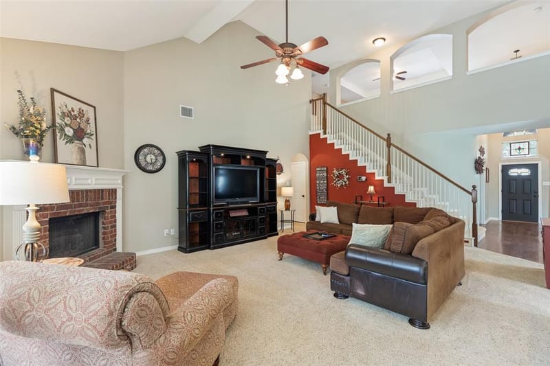 2716 Parkside Lane, McKinney TX 75072 - Photo 7
