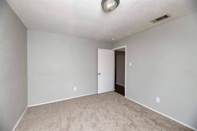 200 Caprock Drive, Arlington TX 76018 - Photo 16