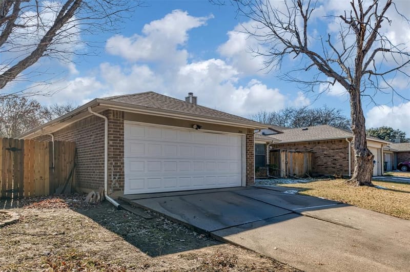 200 Caprock Drive, Arlington TX 76018 - Photo 3