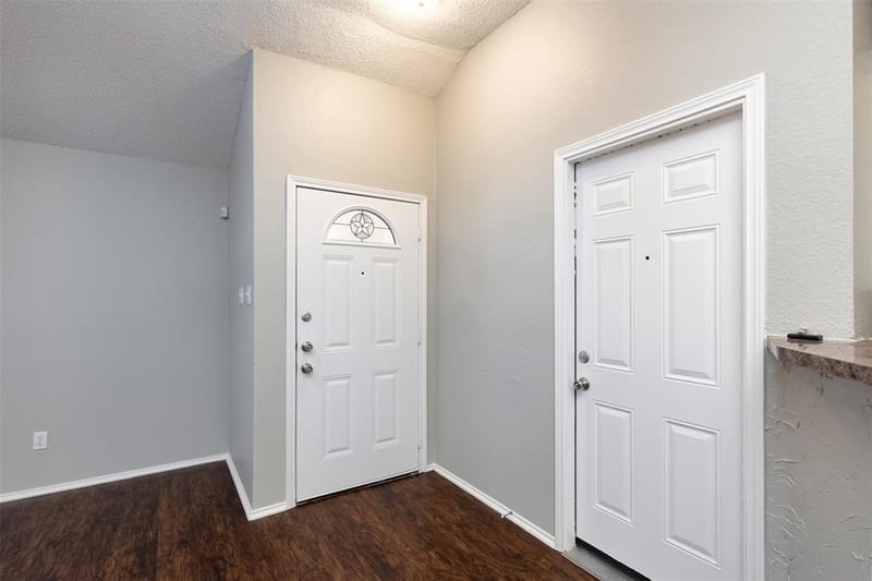 200 Caprock Drive, Arlington TX 76018 - Photo 4