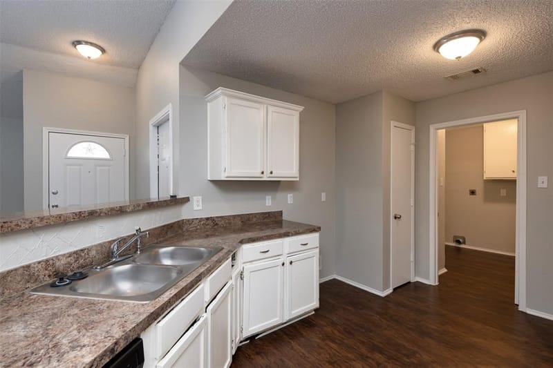 200 Caprock Drive, Arlington TX 76018 - Photo 8