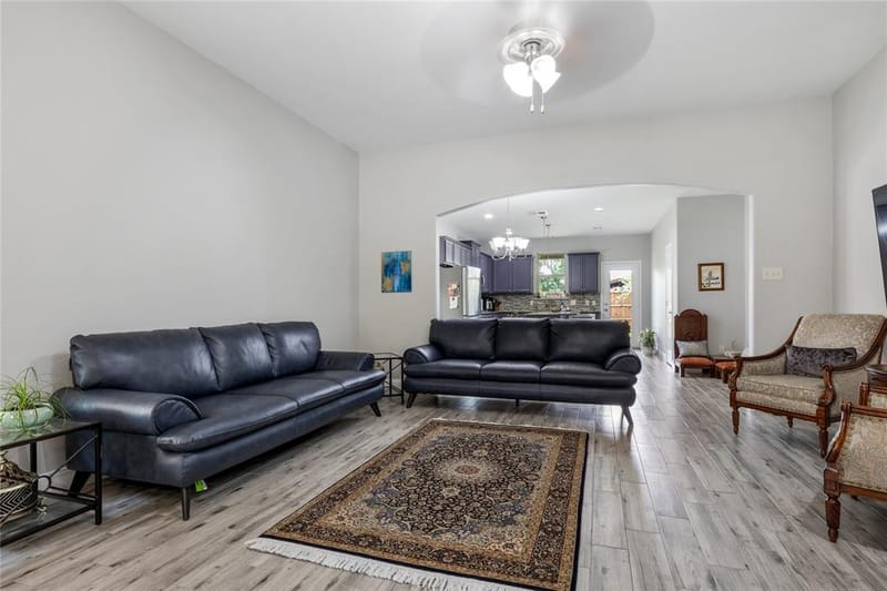 10121 Bridgewater Drive, McKinney TX 75072 - Photo 7