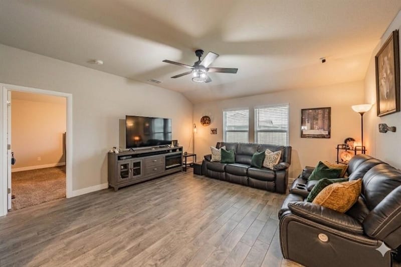713 Breckenridge Park Drive, Alvarado TX 76009 - Photo 8