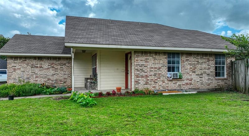108 Wolf Lane, Lacy Lakeview TX 76705 - Photo 3