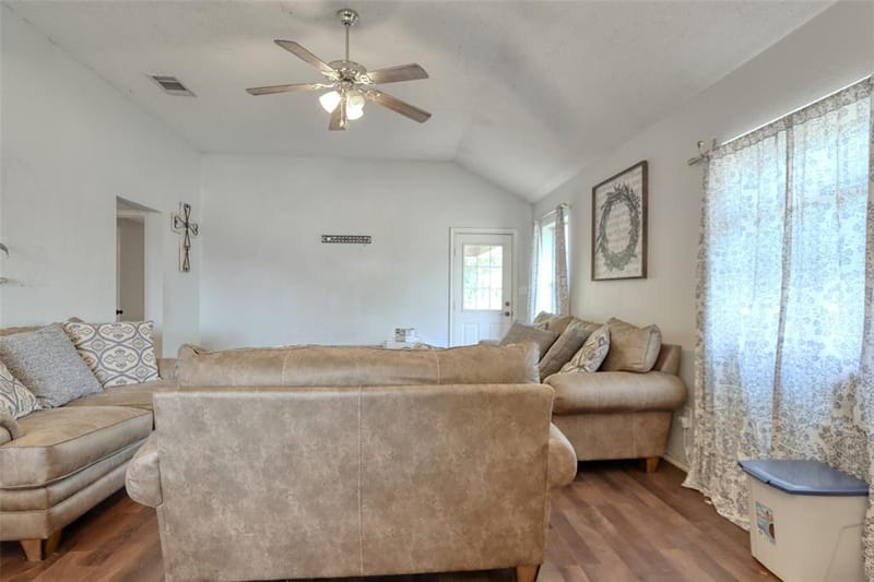 108 Wolf Lane, Lacy Lakeview TX 76705 - Photo 11