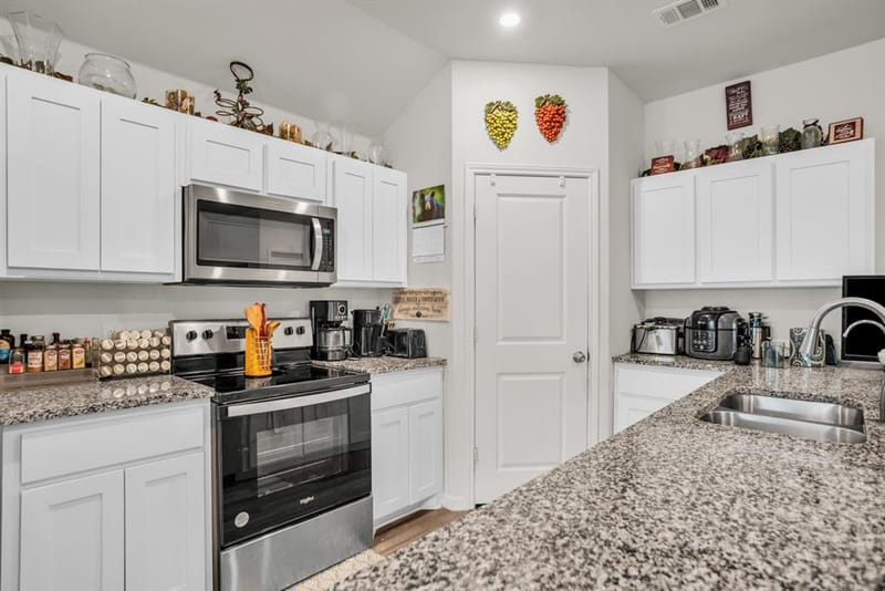 3635 Chestnut Oak Drive, Dallas TX 75253 - Photo 17
