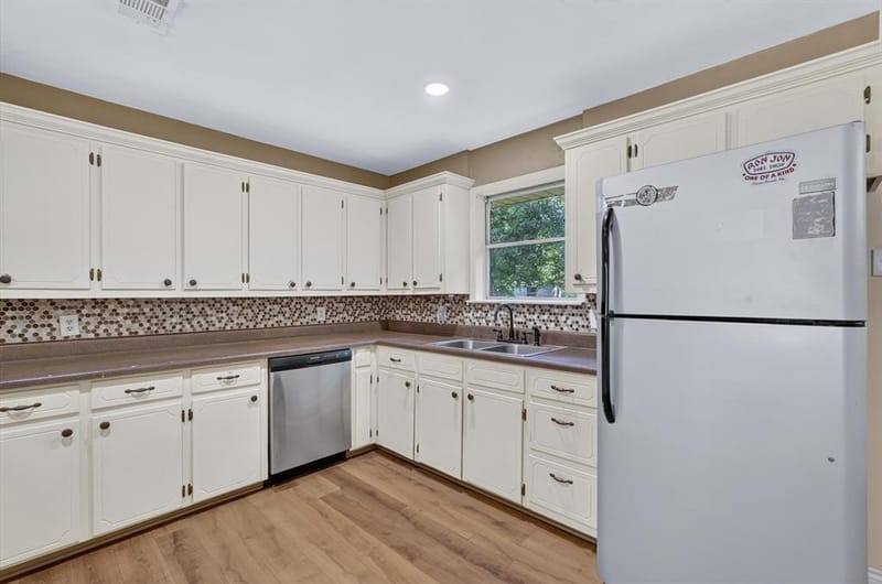 387 Avenue D, Point TX 75472 - Photo 9