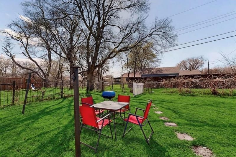 1300 E Mulkey Street, Fort Worth TX 76104 - Photo 27