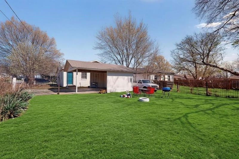 1300 E Mulkey Street, Fort Worth TX 76104 - Photo 25