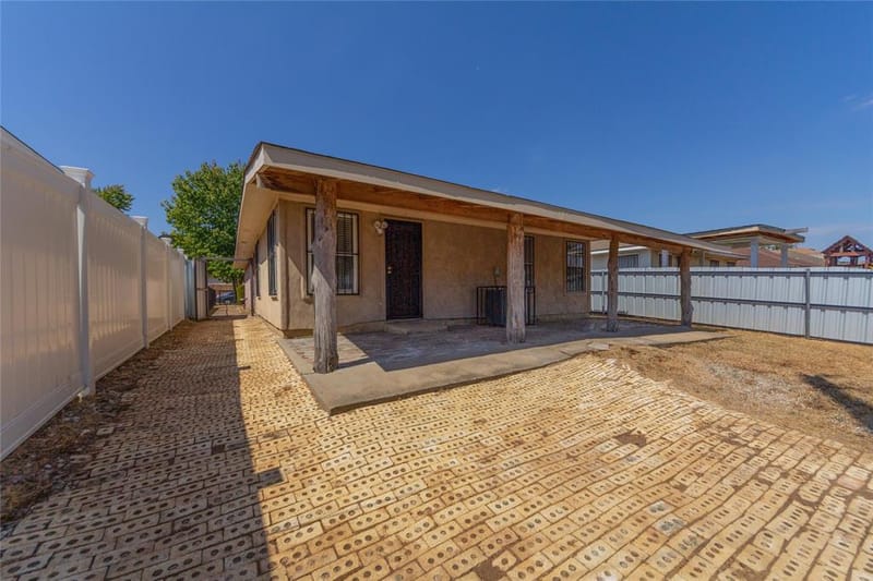 2428 Summit Lane, Dallas TX 75227 - Photo 13