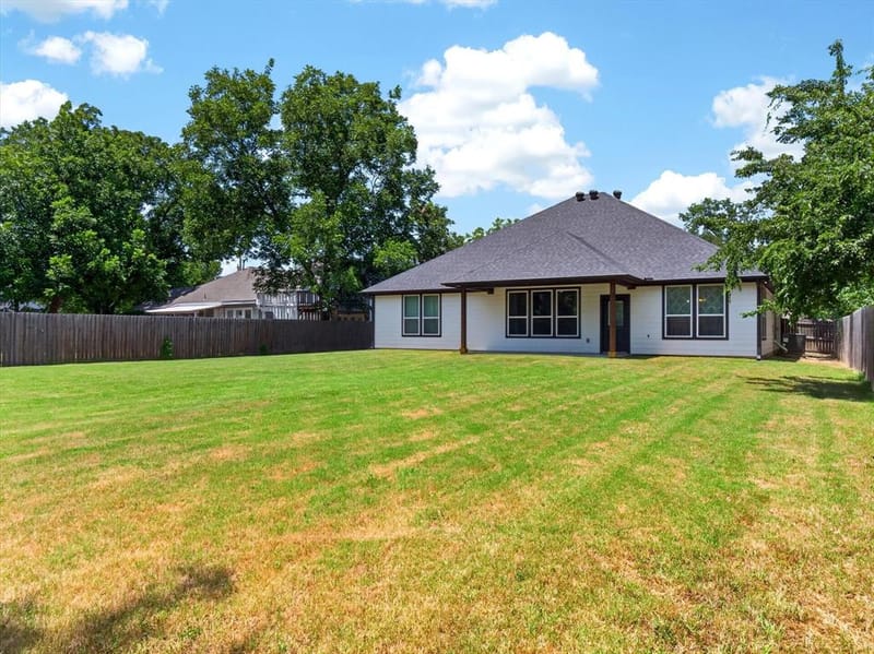 902 N Main Street, Tioga TX 76271 - Photo 29