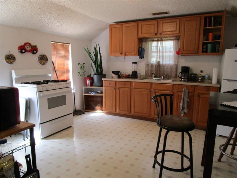 3718 N Westmoreland Road, Dallas TX 75212 - Photo 6