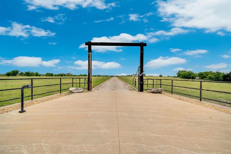 930 Pigg Road, Waxahachie TX 75165 - Photo 4