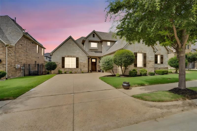 6409 Vintage Lake Drive, Arlington TX 76016 - Photo 2