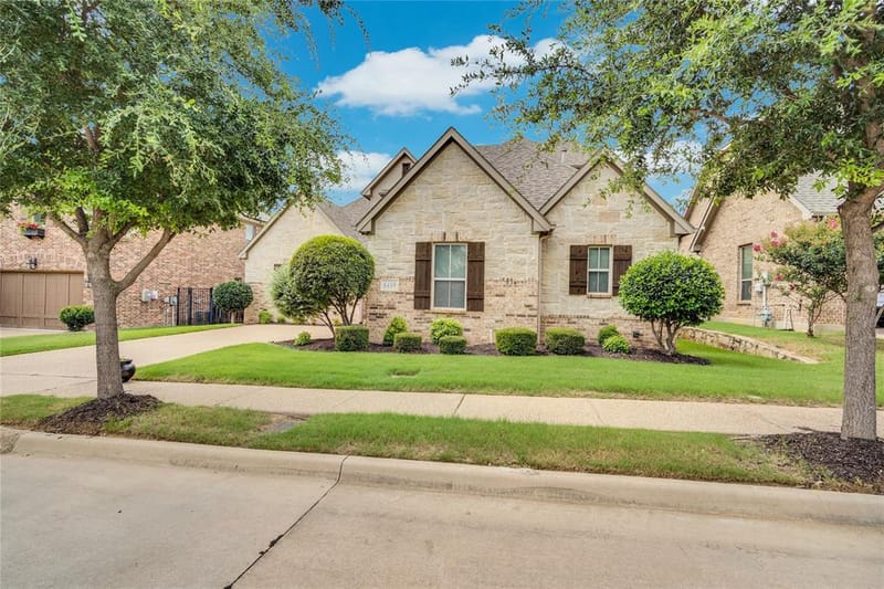 6409 Vintage Lake Drive, Arlington TX 76016 - Photo 4