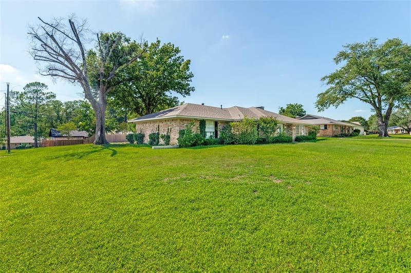 2500 Brookhaven Drive, Denison TX 75020 - Photo 2
