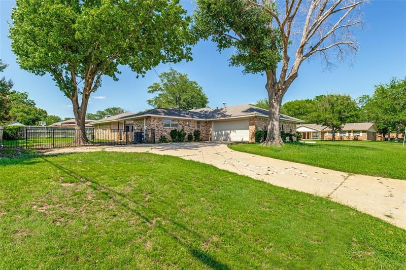 2500 Brookhaven Drive, Denison TX 75020 - Photo 3