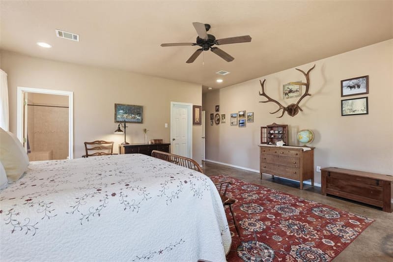 5770 W Highway 199, Springtown TX 76082 - Photo 17