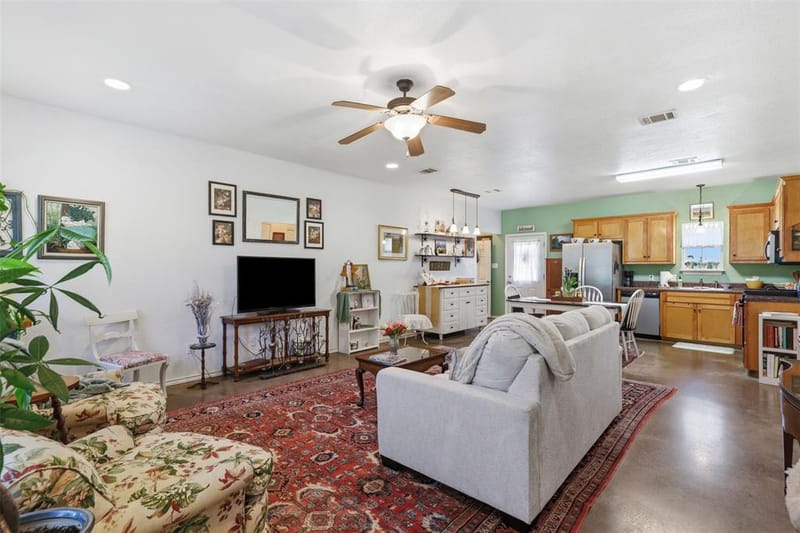 5770 W Highway 199, Springtown TX 76082 - Photo 9