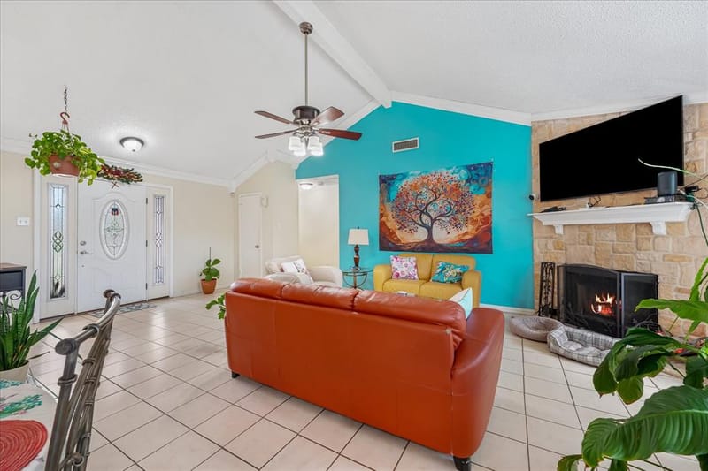 3030 Meadow Creek Court, Grand Prairie TX 75052 - Photo 6