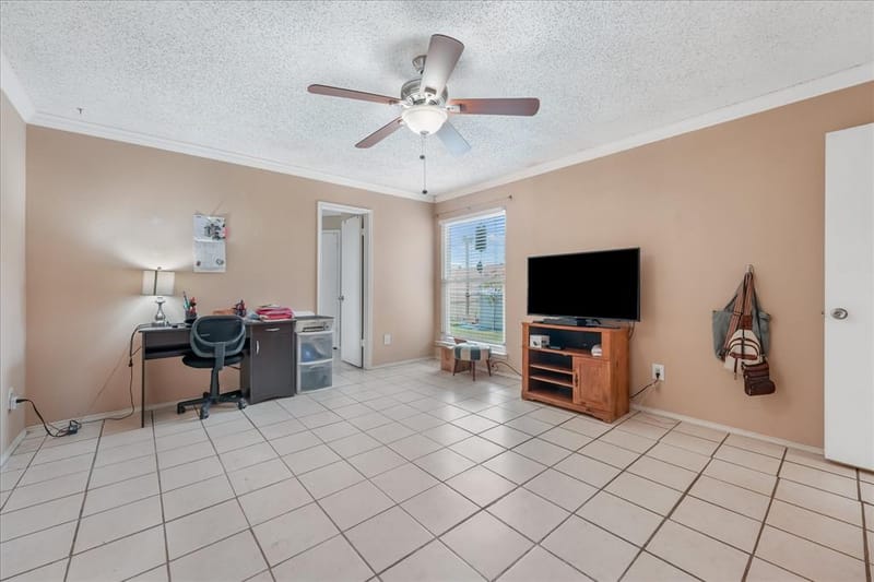 3030 Meadow Creek Court, Grand Prairie TX 75052 - Photo 13