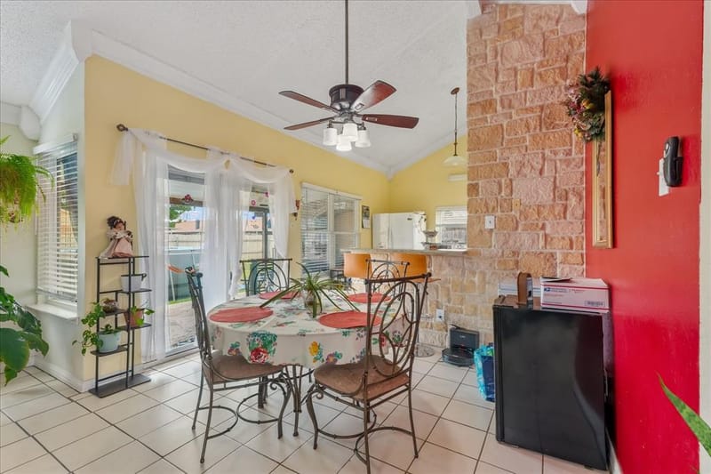 3030 Meadow Creek Court, Grand Prairie TX 75052 - Photo 9