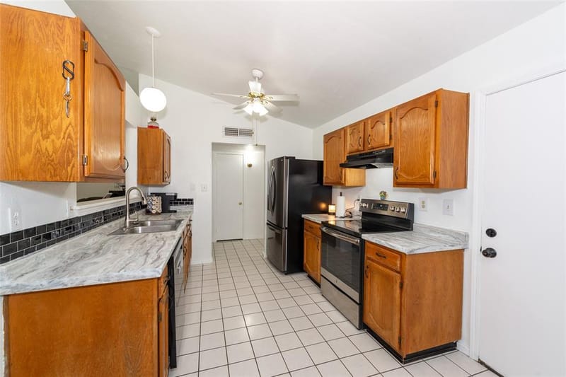 6700 Sunnybank Drive, Fort Worth TX 76137 - Photo 6