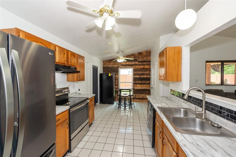 6700 Sunnybank Drive, Fort Worth TX 76137 - Photo 5