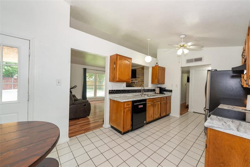 6700 Sunnybank Drive, Fort Worth TX 76137 - Photo 4