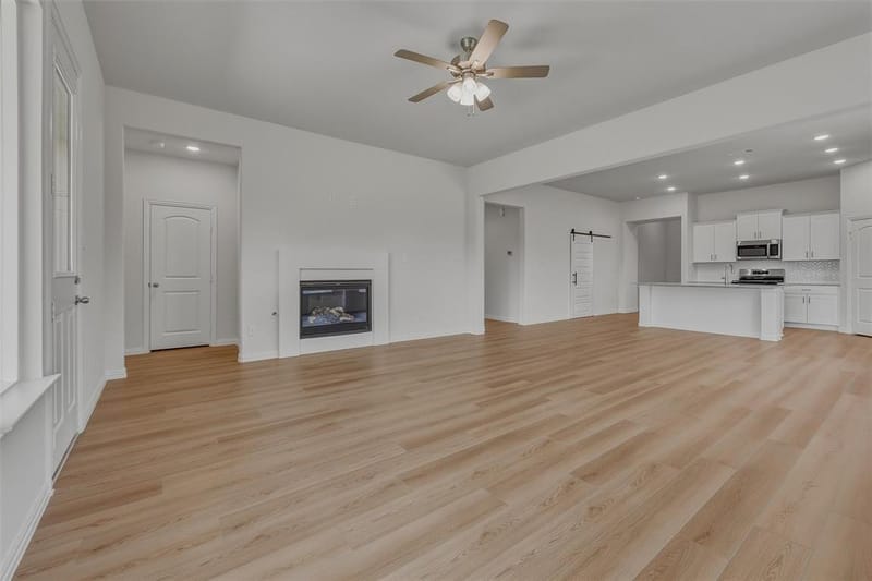 901 Silverleaf Drive, Ennis TX 75119 - Photo 9