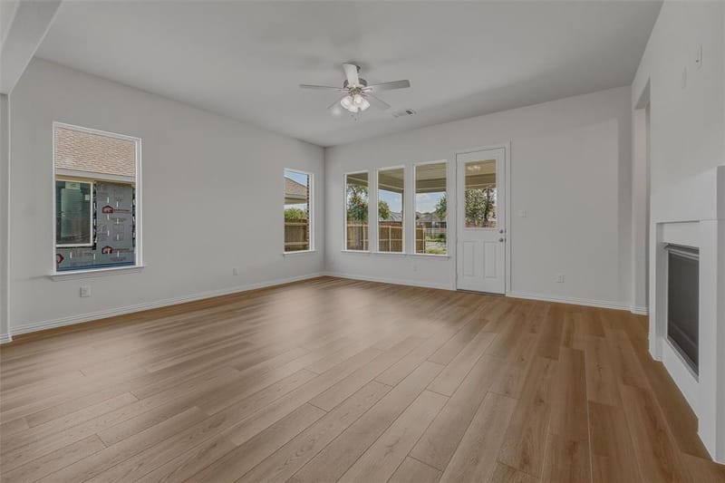 901 Silverleaf Drive, Ennis TX 75119 - Photo 8