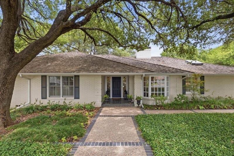2209 Canterbury Drive, Westover Hills TX 76107 - Photo 5