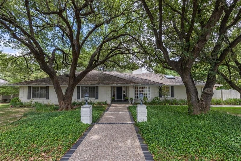 2209 Canterbury Drive, Westover Hills TX 76107 - Photo 4