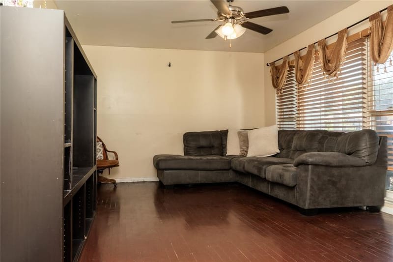 1010 Mcclendon Street, Irving TX 75061 - Photo 6