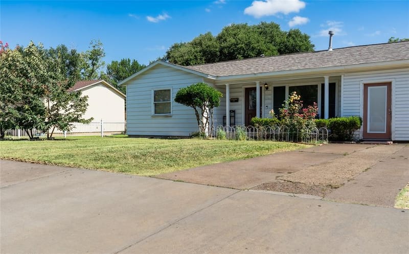 1010 Mcclendon Street, Irving TX 75061 - Photo 4