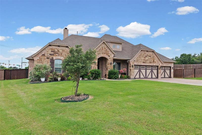 104 Lagrange Court, Weatherford TX 76088 - Photo 2