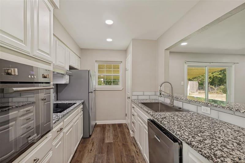 914 S Hyde Park Avenue, Denison TX 75020 - Photo 8
