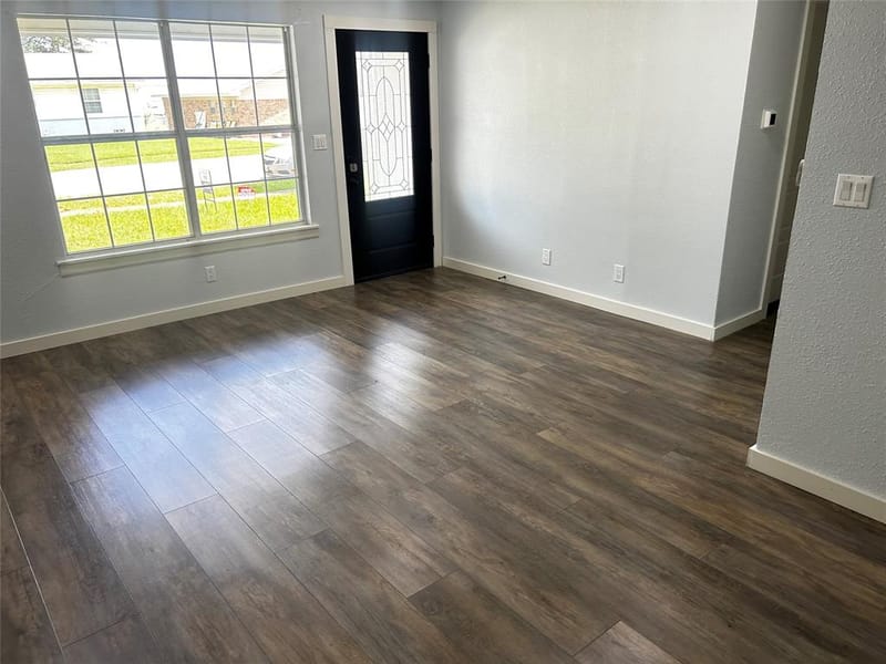 110 E Cunningham Street, Bonham TX 75418 - Photo 2