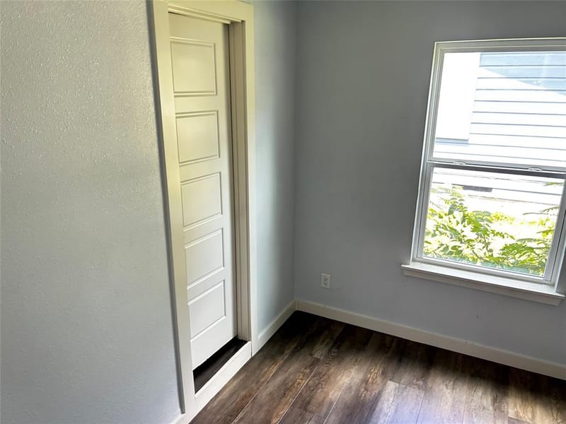 110 E Cunningham Street, Bonham TX 75418 - Photo 4