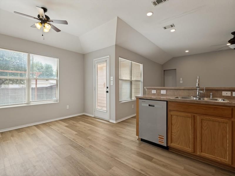 7832 Kansas Avenue, Dallas TX 75241 - Photo 13