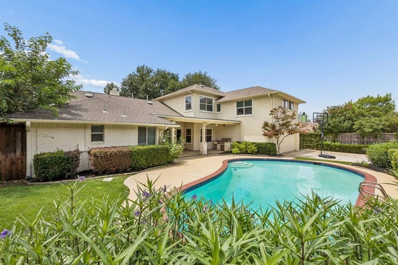 7635 Tanglecrest Drive, Dallas TX 75254 - Photo 2