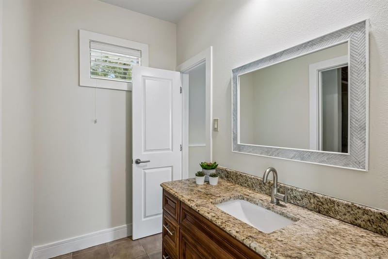 7635 Tanglecrest Drive, Dallas TX 75254 - Photo 32