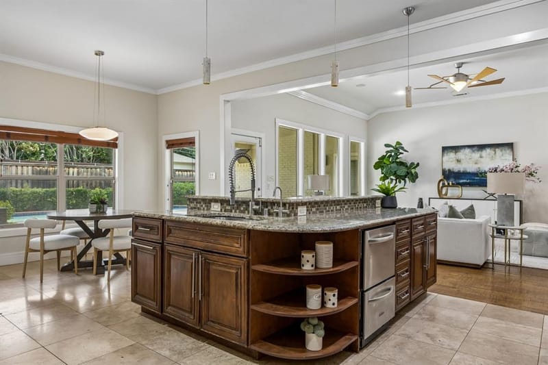 7635 Tanglecrest Drive, Dallas TX 75254 - Photo 11